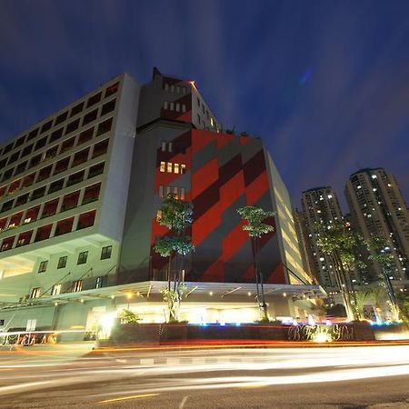 B Fashion Hotel Джакарта Екстериор снимка